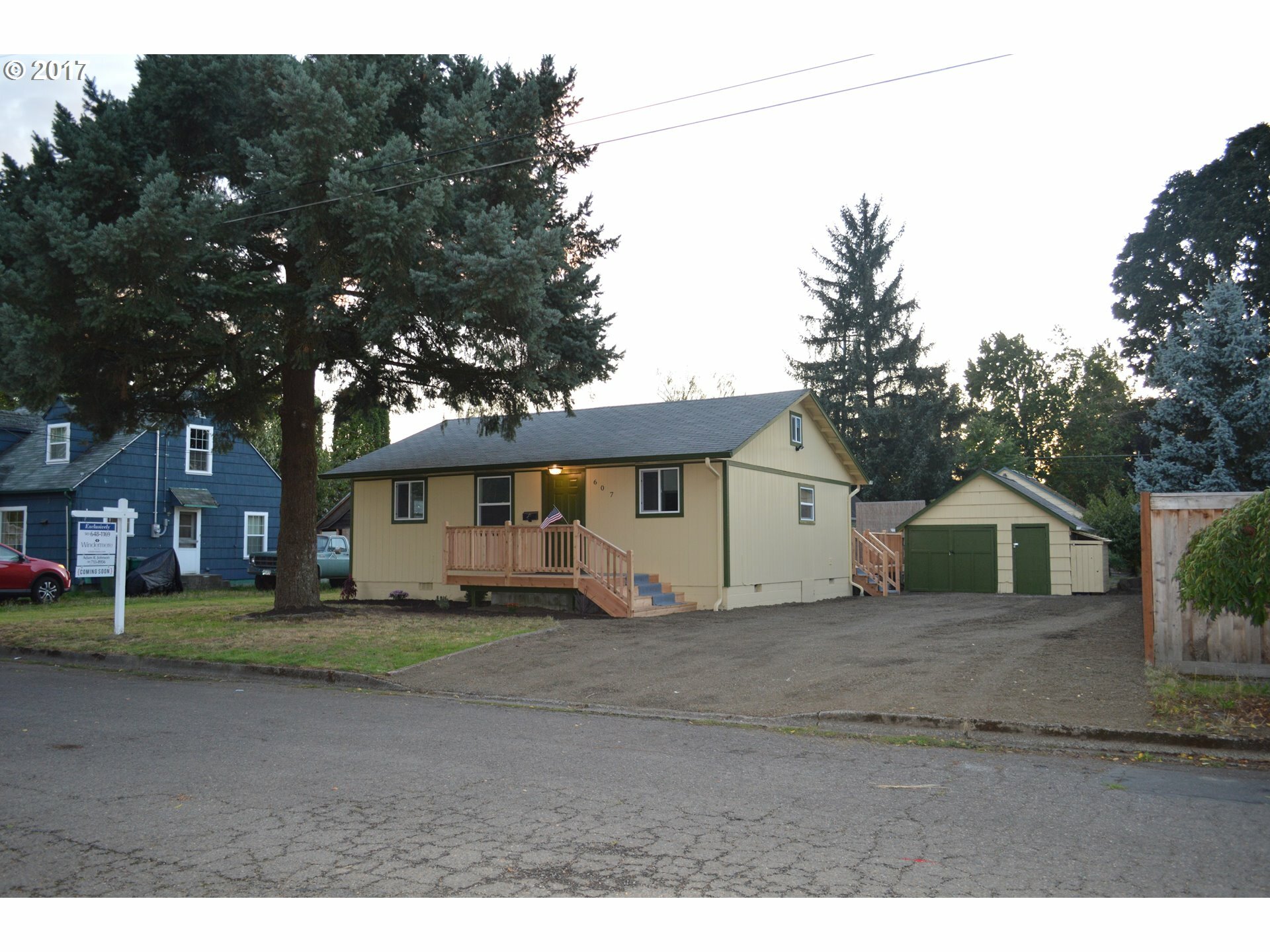 Property Photo:  607 S Chehalem St  OR 97132 