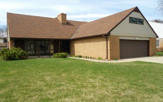 Property Photo:  7461 N Seneca Rd  WI 53217 