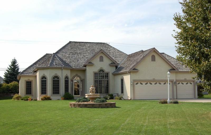 Property Photo:  8263 S Country Club Cir  WI 53132-8532 