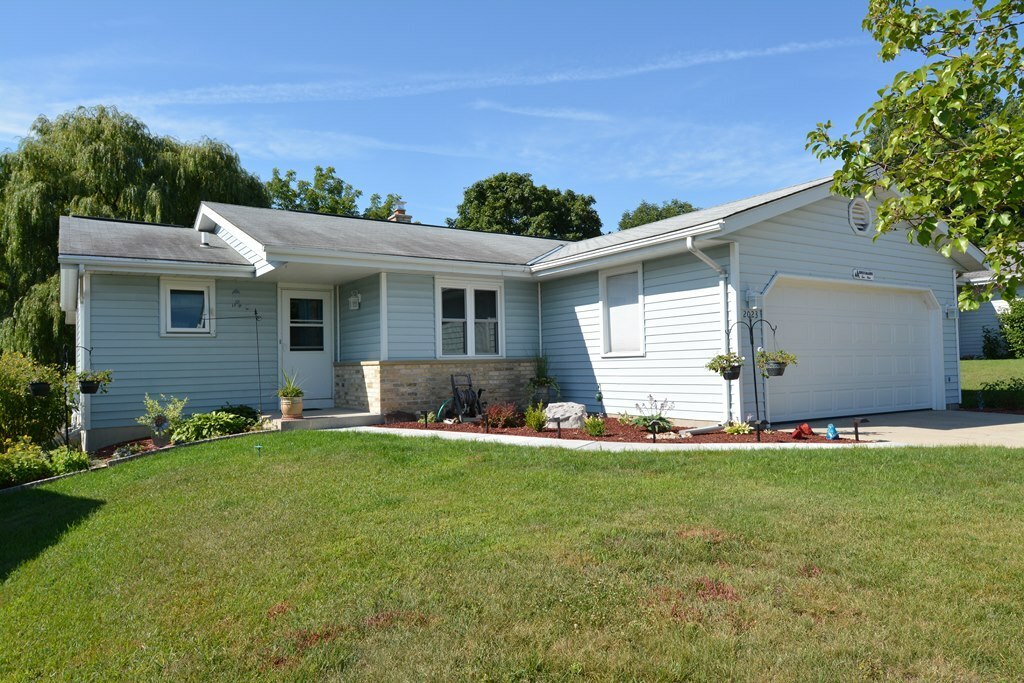 Property Photo:  2023 Creek Rd  WI 53090-2011 