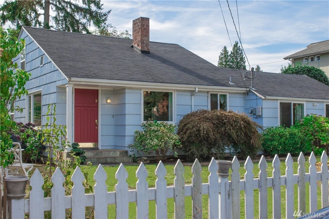 Property Photo: 2323 N 140th Street WA 98133