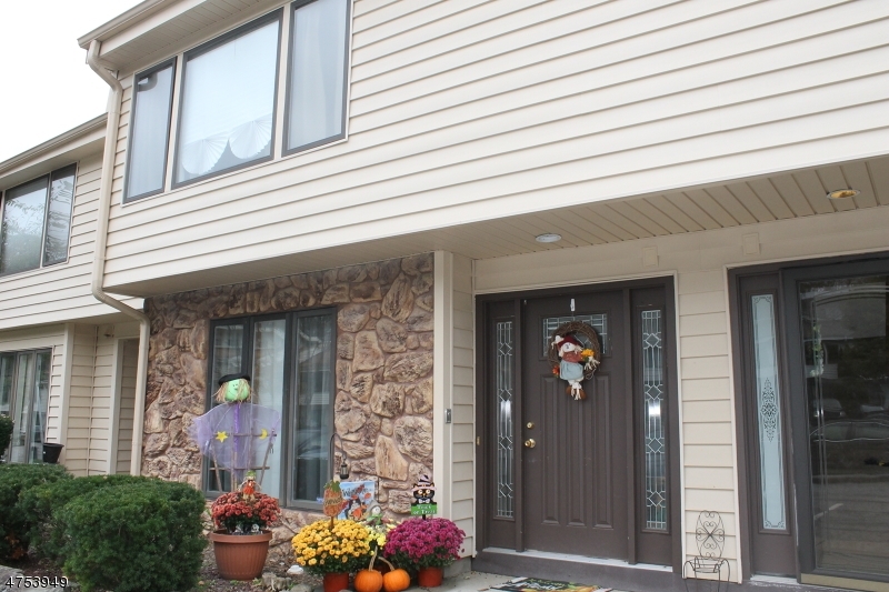 Property Photo:  353 Mohegan Cir  NJ 07848 