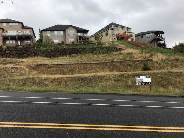 Property Photo:  1017 N Heron Dr  WA 98642 