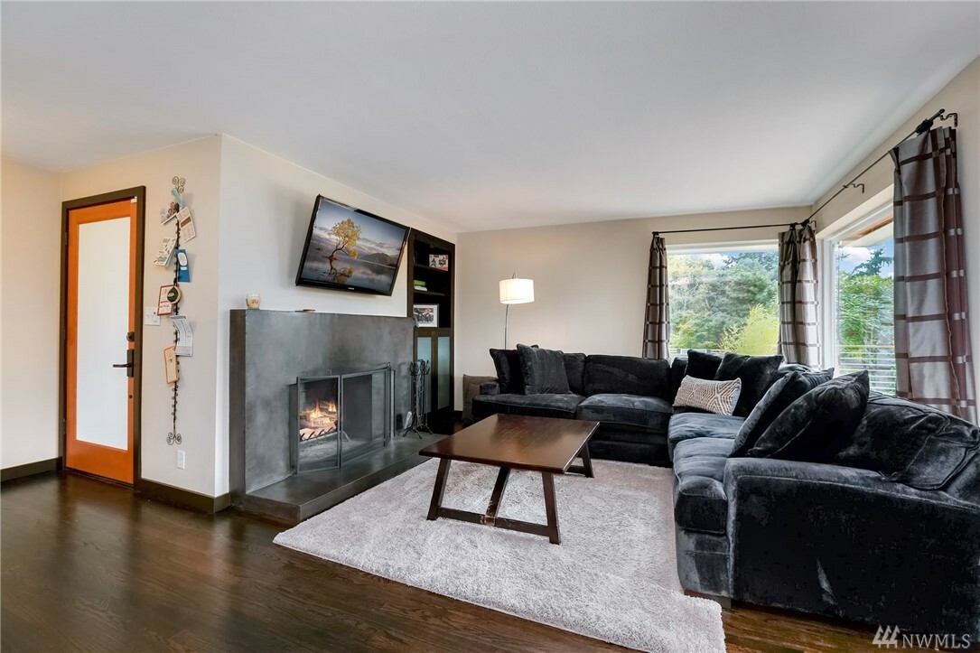 Property Photo:  626 NW 116th St  WA 98177 