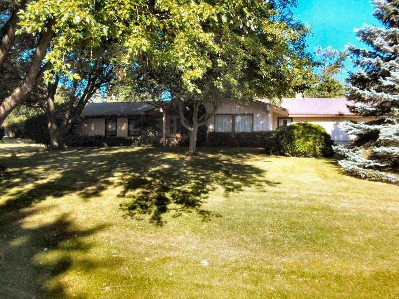 Property Photo:  5725 S Lochleven Ln  WI 53146 
