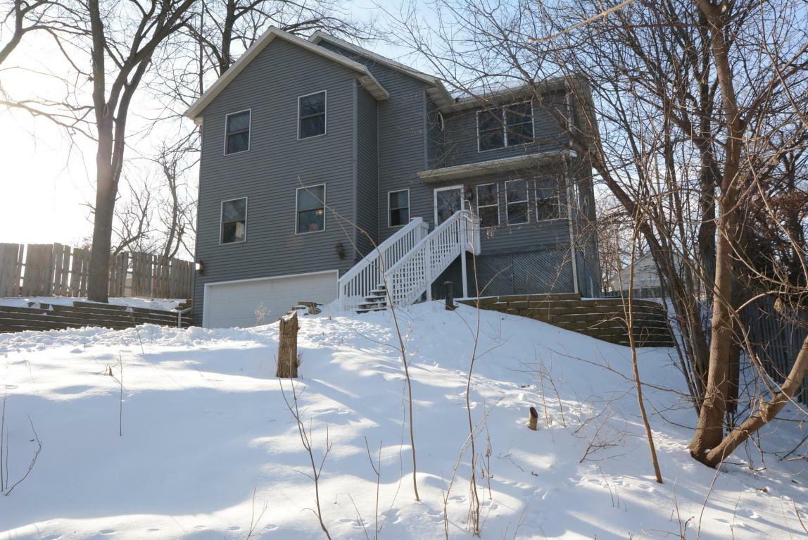 Property Photo:  1975 N Oak Grove Rd  WI 53066 