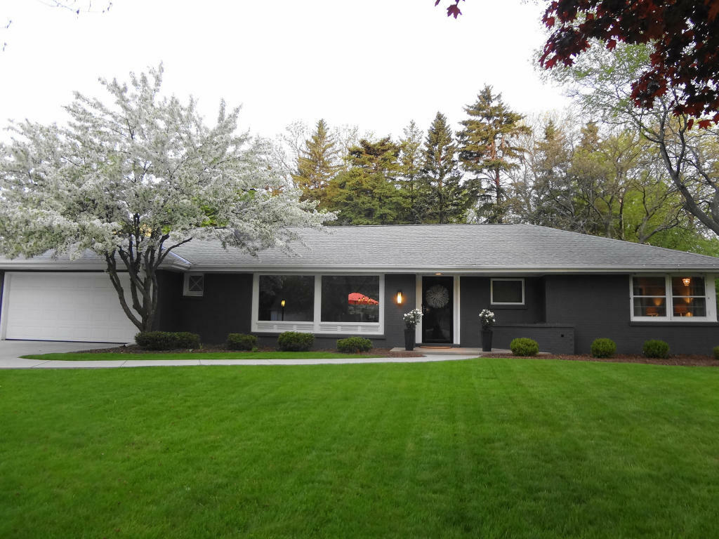 Property Photo: 7213 N Crossway Rd WI 53217