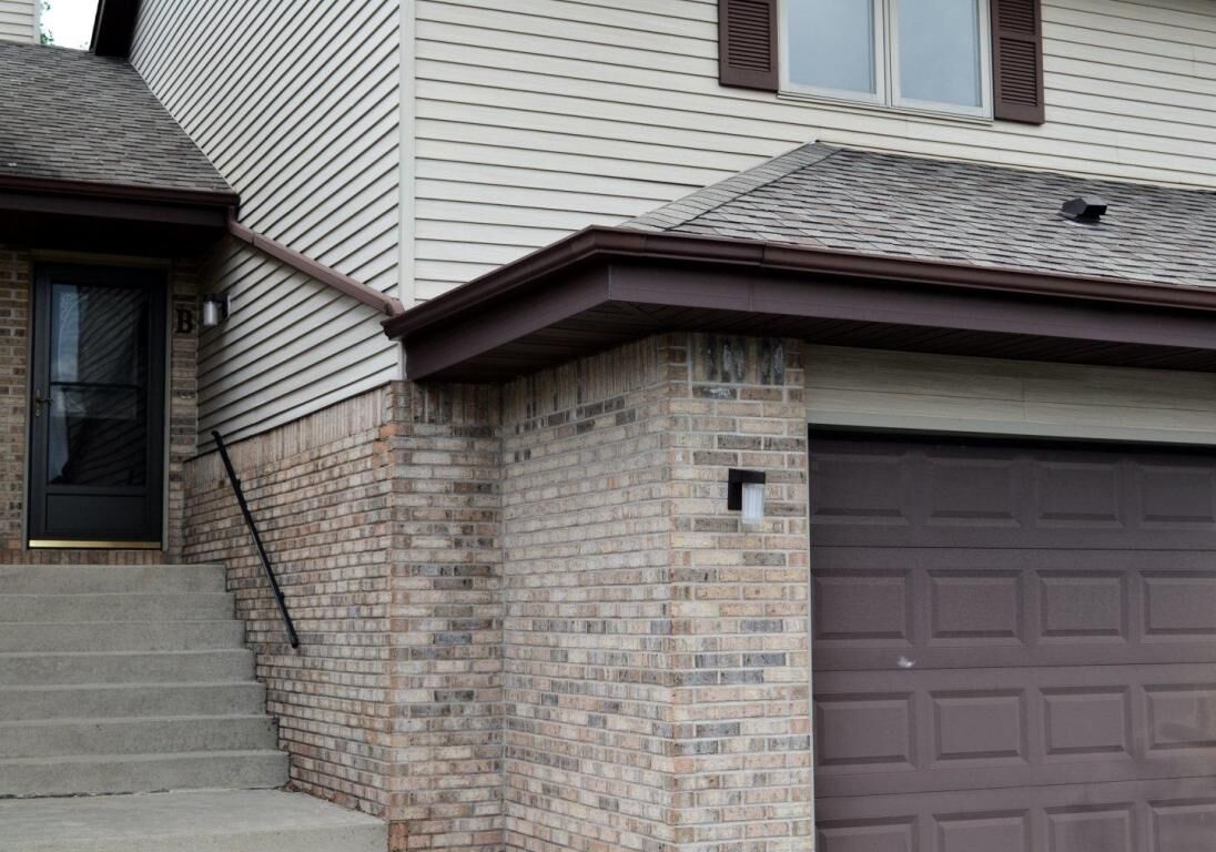 Property Photo: 331 Scenic Ct B WI 53086