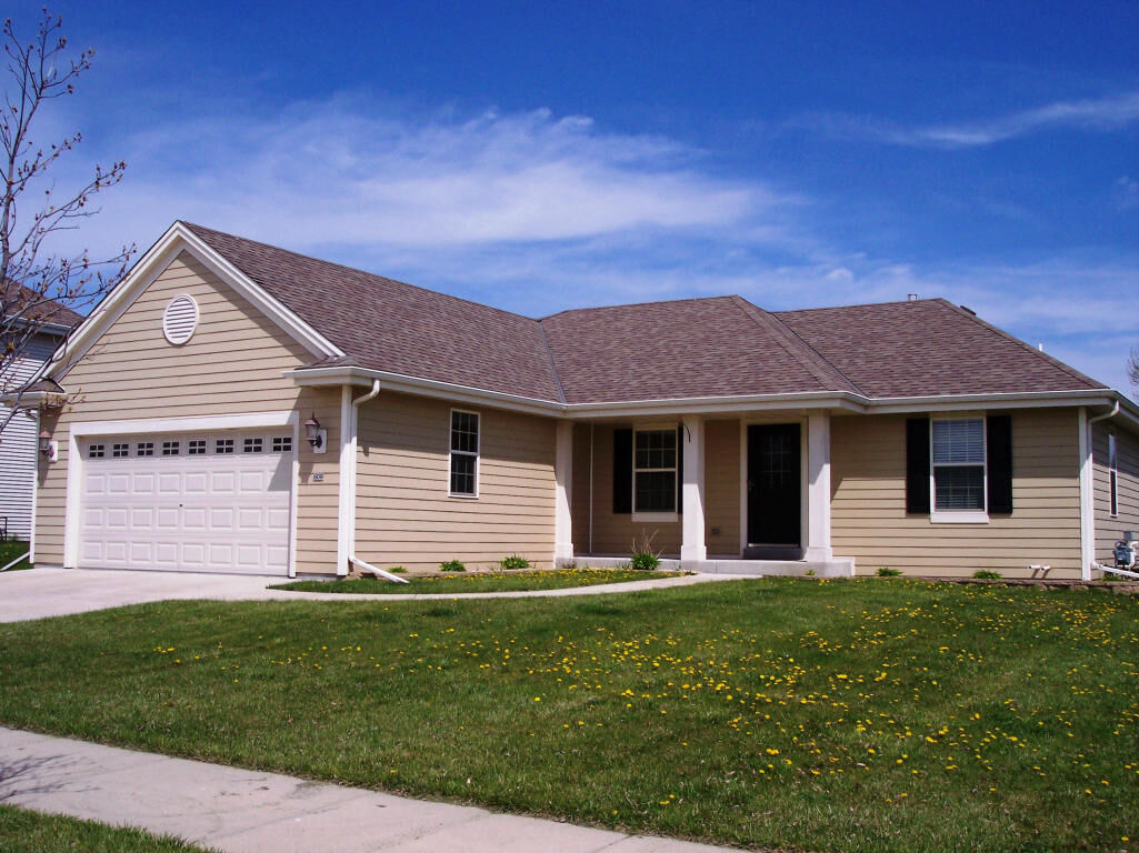 Property Photo:  809 Chadwick Dr  WI 53094 