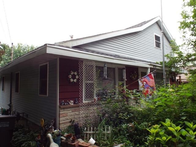 Property Photo:  420 N Jefferson St  WI 53190-1426 