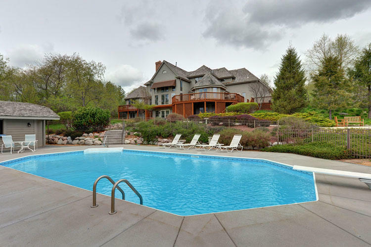 Property Photo: W302s1634 Brandybrook Rd WI 53188