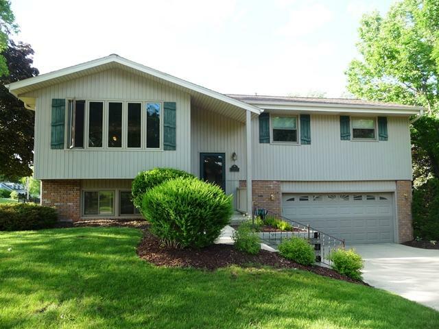 Property Photo: 640 Cabrini Cir WI 53095-4623