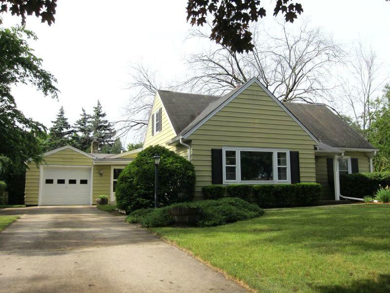 Property Photo:  1027 W Glenn Dr  WI 53188 