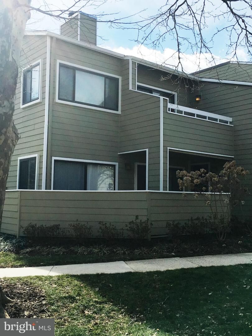 Property Photo:  1929 Villaridge Drive A 1929-A  VA 20191 