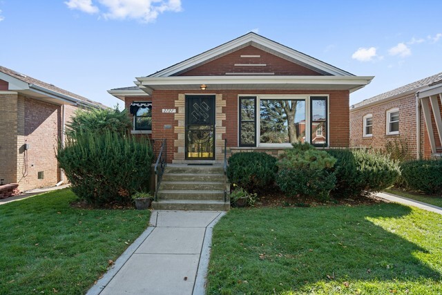 Property Photo:  2727 83rd Street  IL 60652 