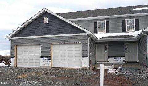 Property Photo: 315unit 79 Kentwell Dr Unit 79 PA 17406