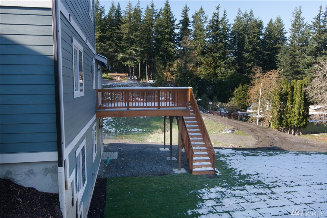 Property Photo:  2501 Elmhurst Ct  WA 98229 