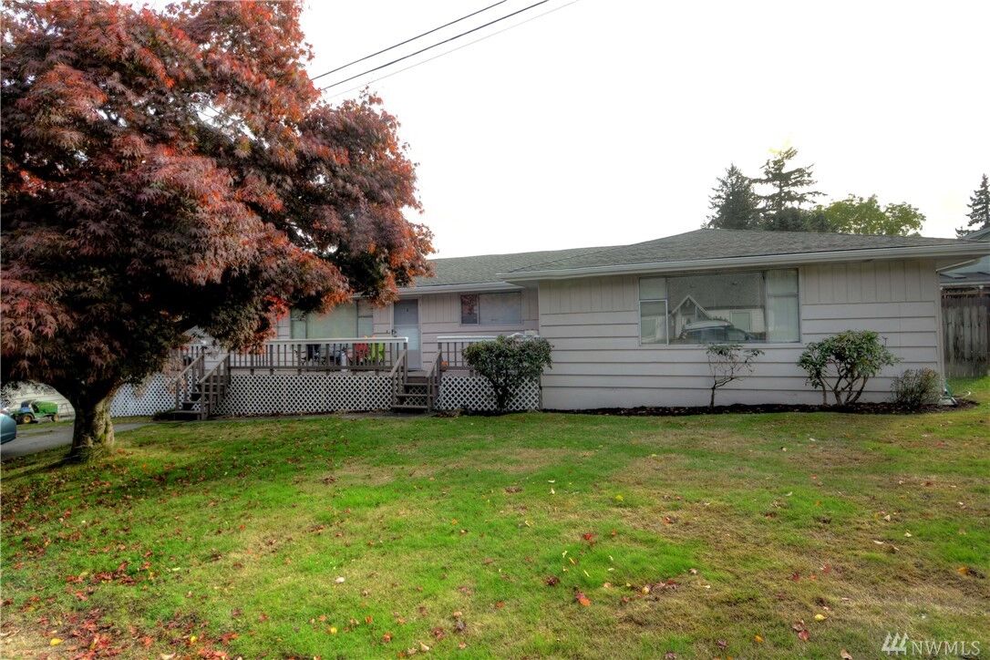 Property Photo:  710 Dexter Ave  WA 98203 