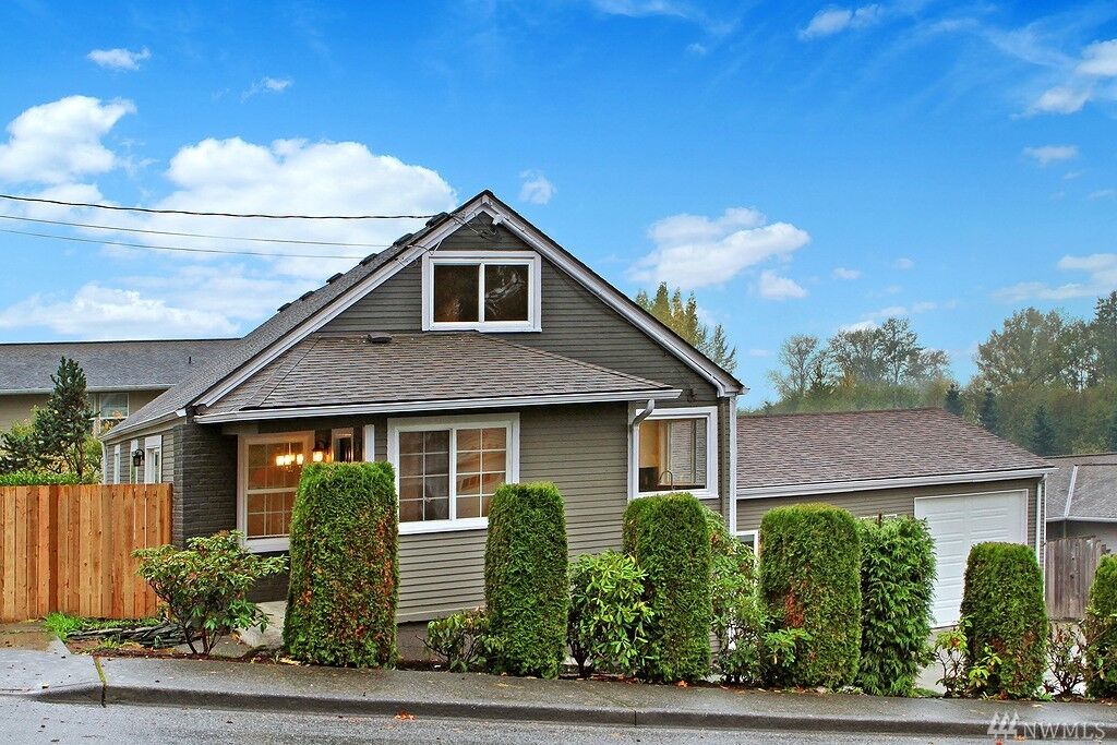 Property Photo:  1117 N Waugh Rd  WA 98273 