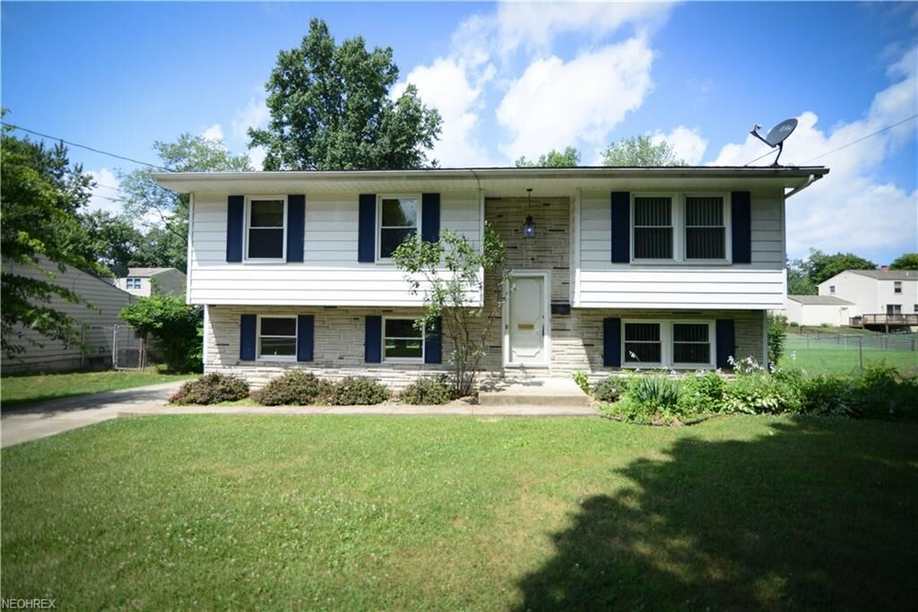 Property Photo: 2182 Woodland Trace OH 44515