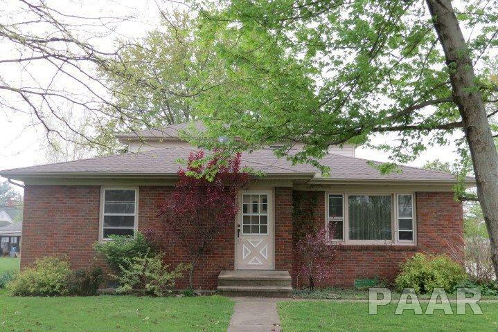 Property Photo:  320 E Clay  IL 61517 