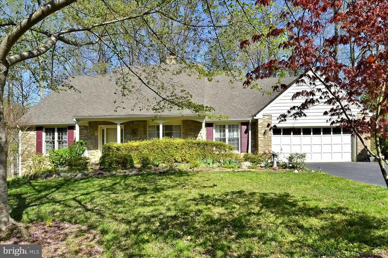 Property Photo: 6500 Sunny Hill Court VA 22101
