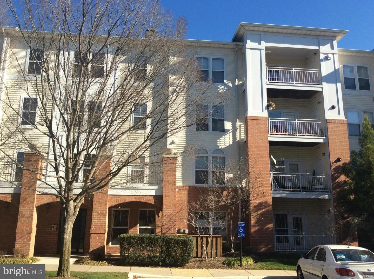 Property Photo:  2911 Deer Hollow Way 317  VA 22031 