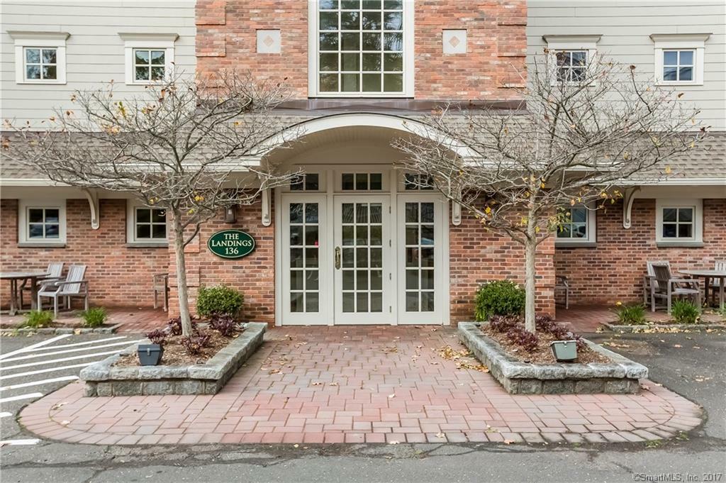 Property Photo: 136 East Avenue 3B CT 06851