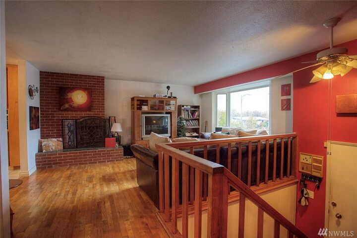 Property Photo:  1910 E 61st Street  WA 98404 