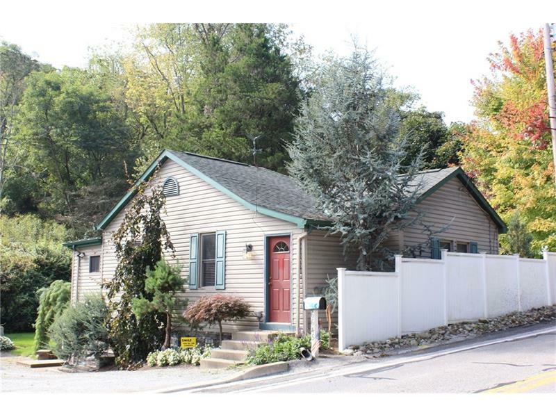 Property Photo:  6645 Library Road  PA 15129 