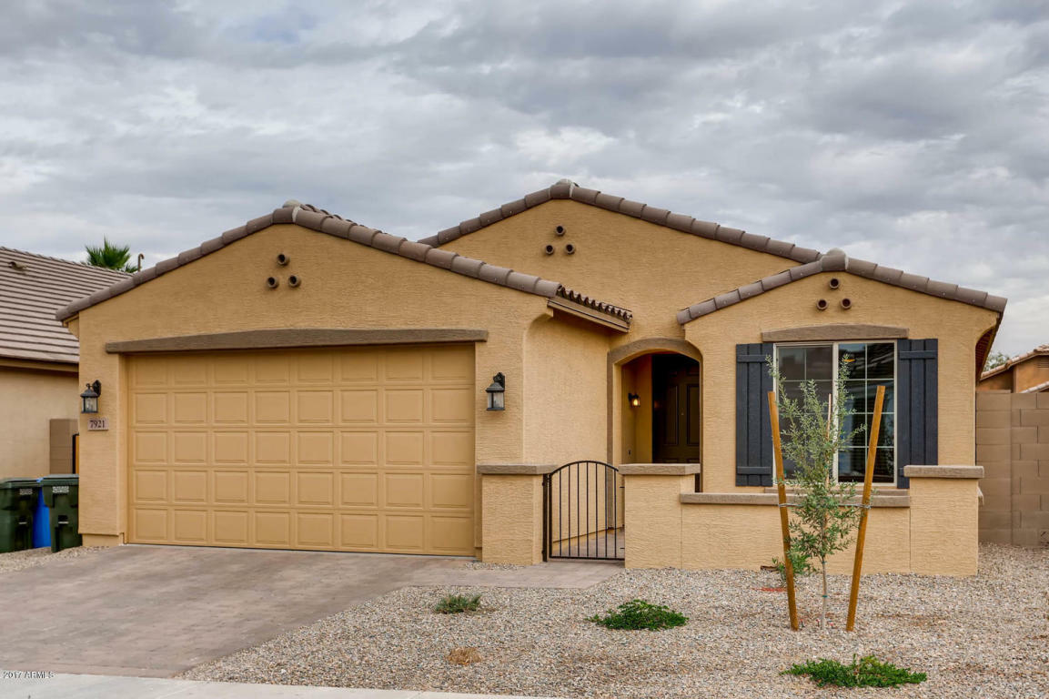 Property Photo: 7921 S 25th Place AZ 85042