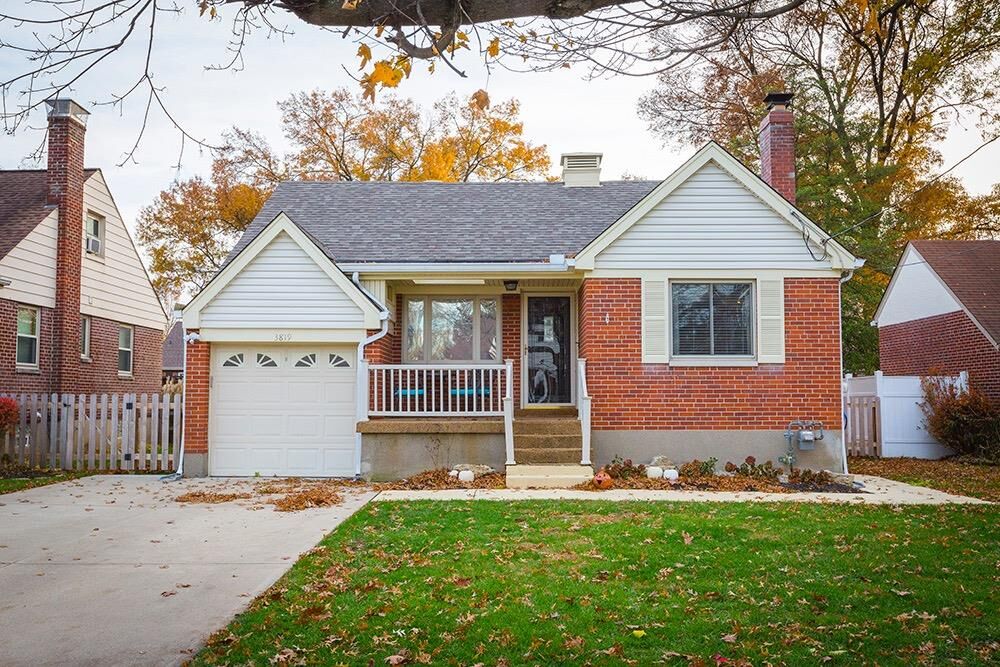 Property Photo: 3819 North Broadlawn Circle OH 45236