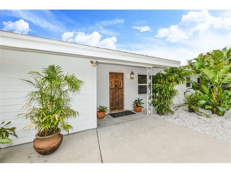 Property Photo:  2626 Prospect Street  FL 34239 