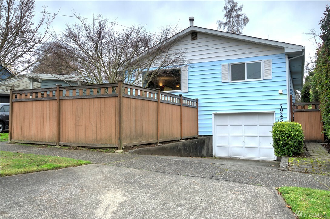 Property Photo:  7925 10th Ave SW  WA 98106 