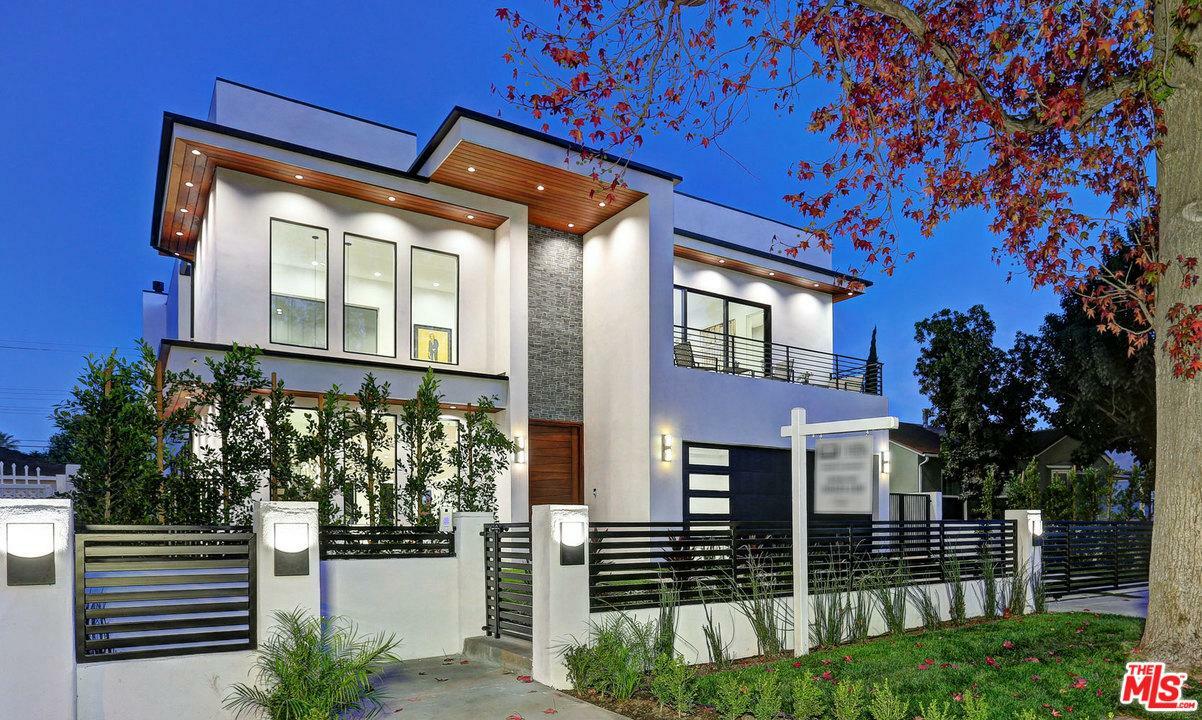 Property Photo: 5126 Petit Ave CA 91436