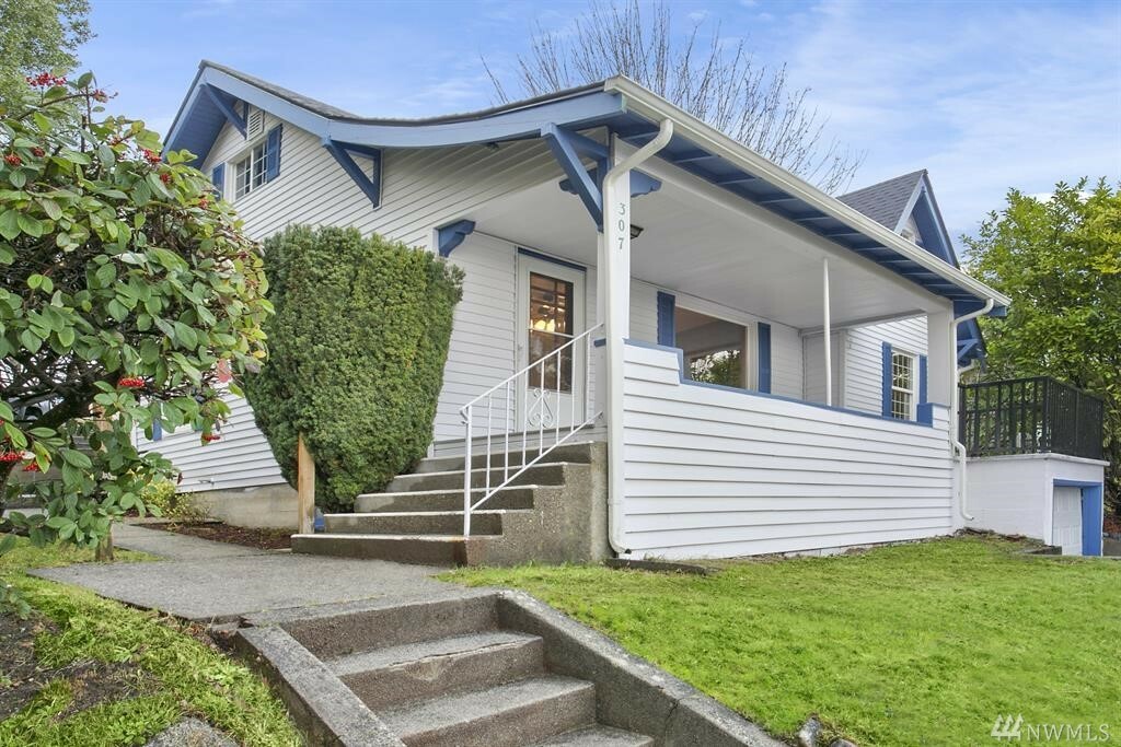 Property Photo:  307 S Summit Ave  WA 98312 