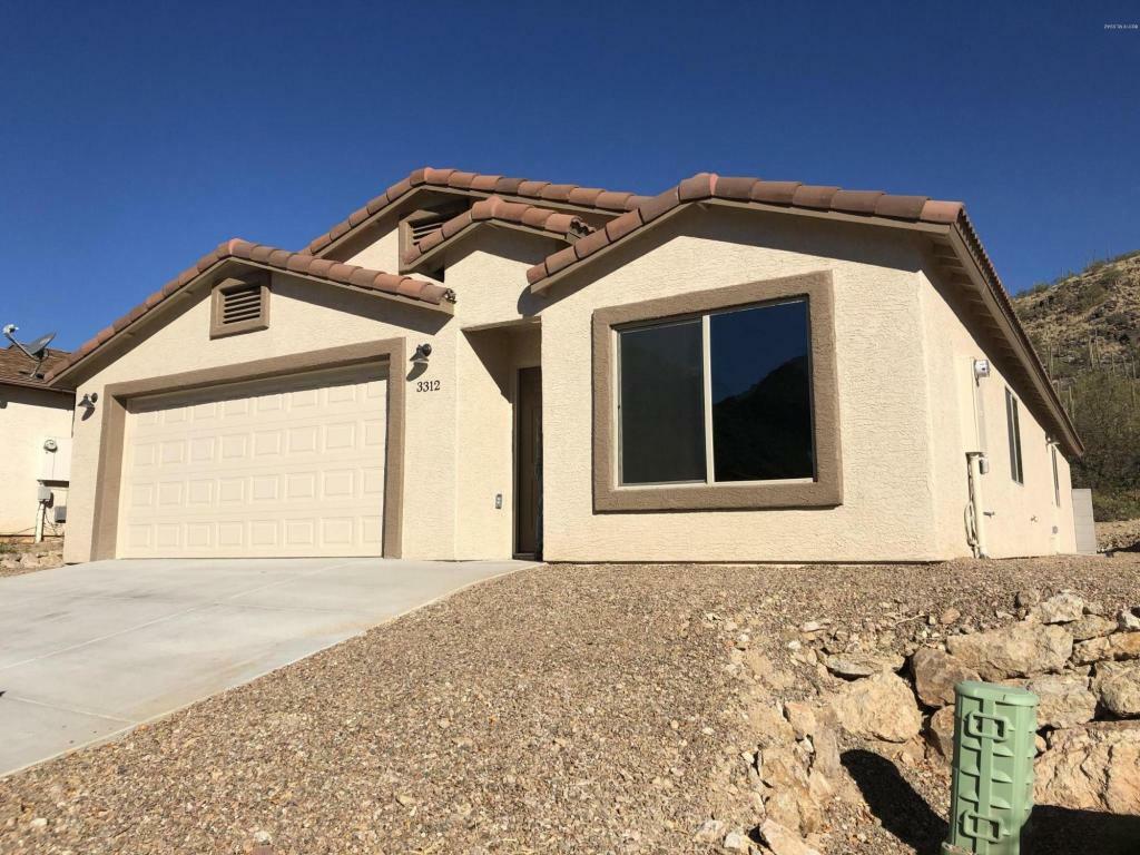 Property Photo: 3312 W Athenee Court AZ 85746