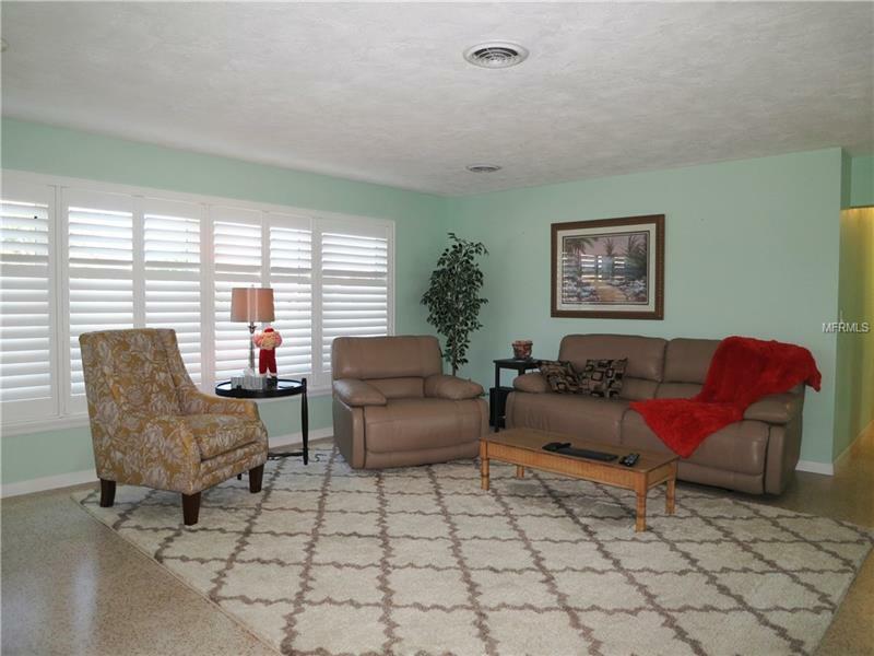 Property Photo:  5217 6th Avenue Drive W  FL 34209 