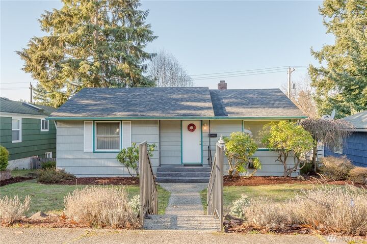 3213 46th Ave SW  Seattle WA 98116 photo