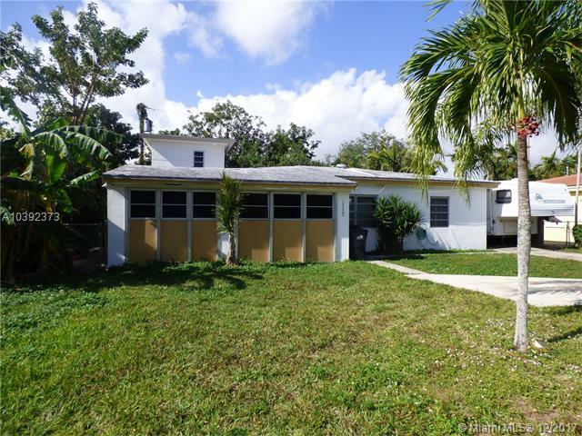 Property Photo: 18320 NE 22nd Ave FL 33160