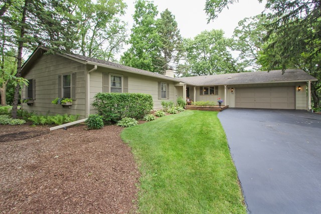 Property Photo:  12 Victoria Lane  IL 60047 