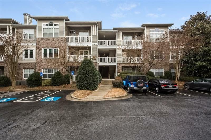 Property Photo: 2700 Pine Tree Road NE 2210 30324