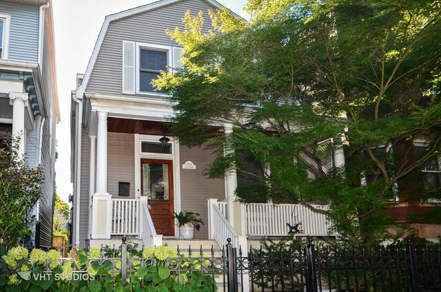 Property Photo: 1917 Belle Plaine Avenue IL 60613