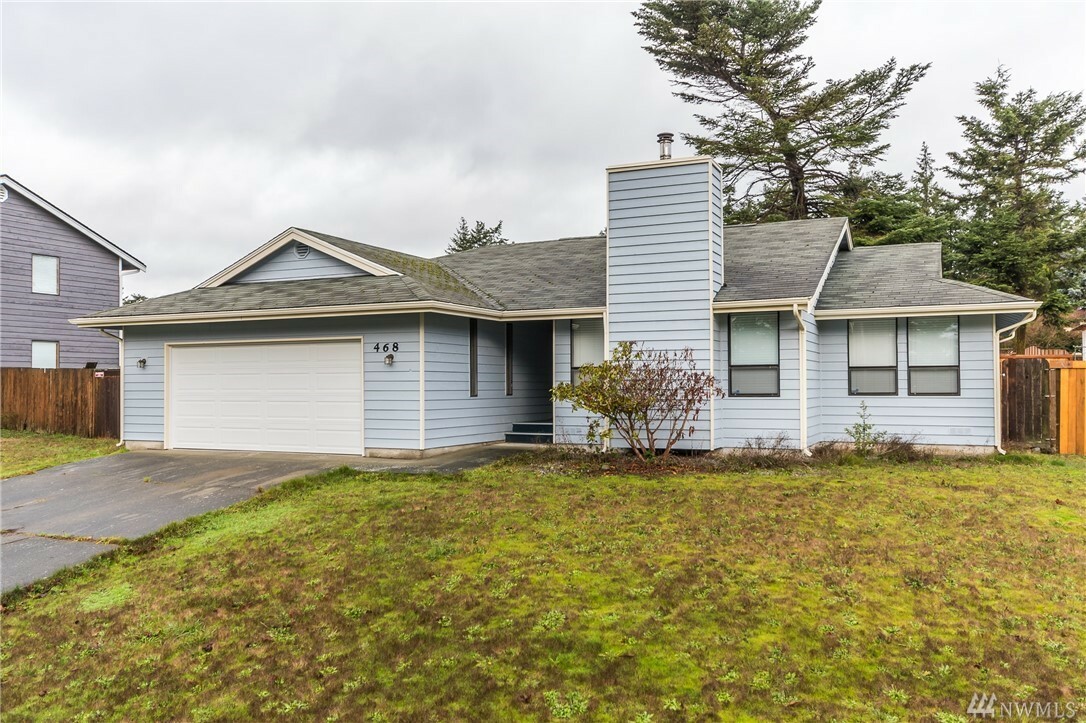 Property Photo:  468 NW 3rd Ave  WA 98277 