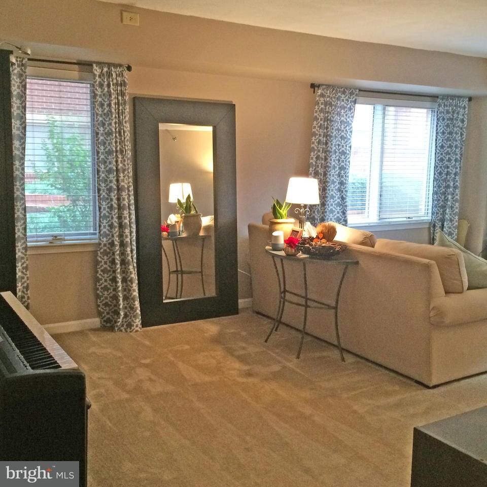 Property Photo:  505 Braddock Road 107  VA 22314 