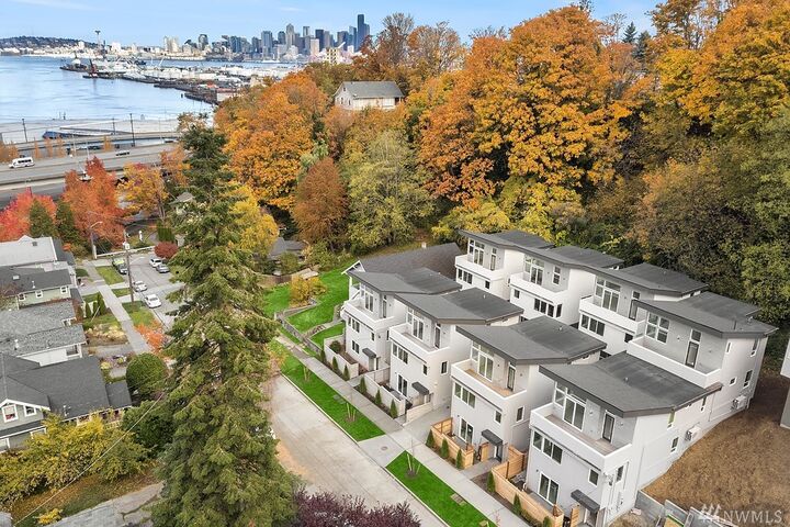 3812 22nd Ave SW  Seattle WA 98106 photo