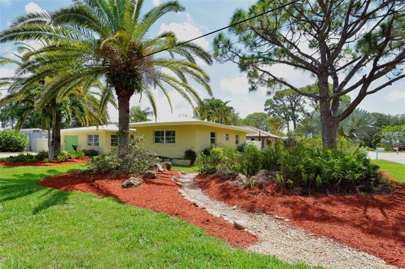 Property Photo: 441 Park Boulevard S FL 34285