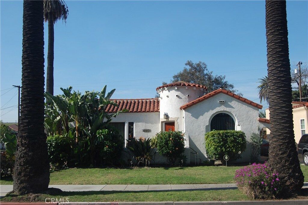 Property Photo:  2001 San Francisco Avenue  CA 90806 