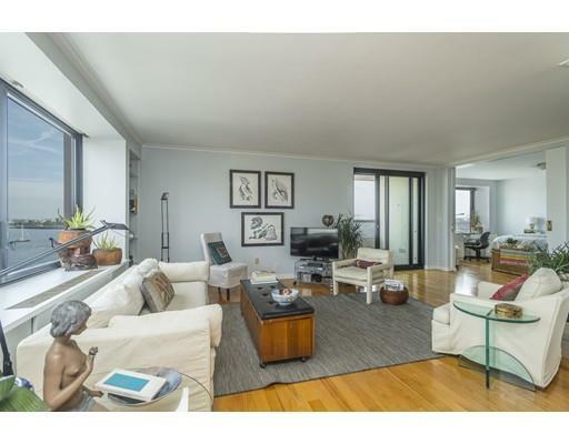 Property Photo:  85 East India Row 7B  MA 02110 