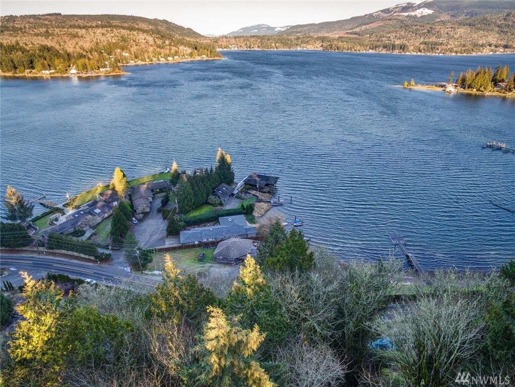 Property Photo:  2703 Lake Whatcom Blvd  WA 98229 